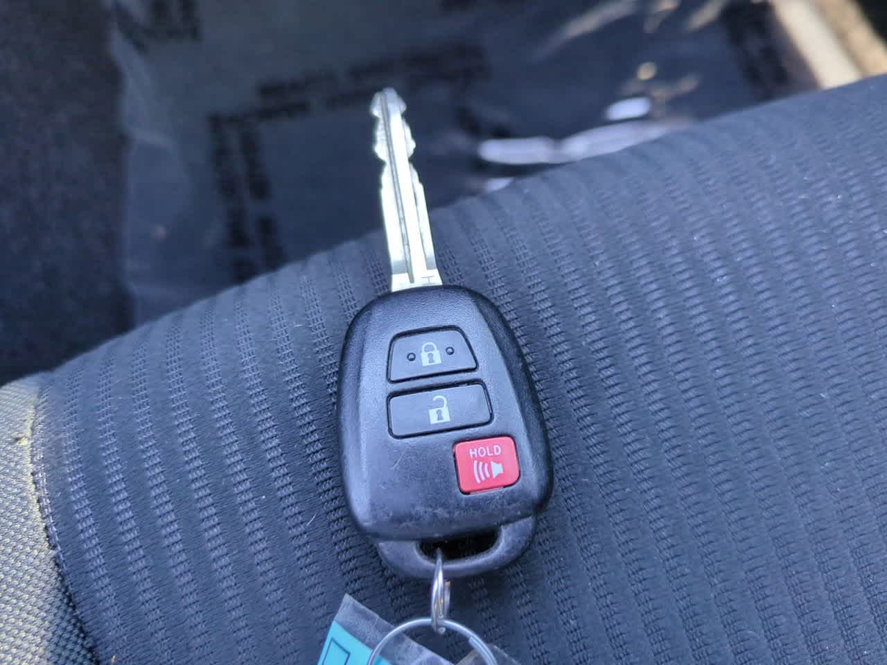 Thumbnail: 2016 Toyota RAV4 - 25