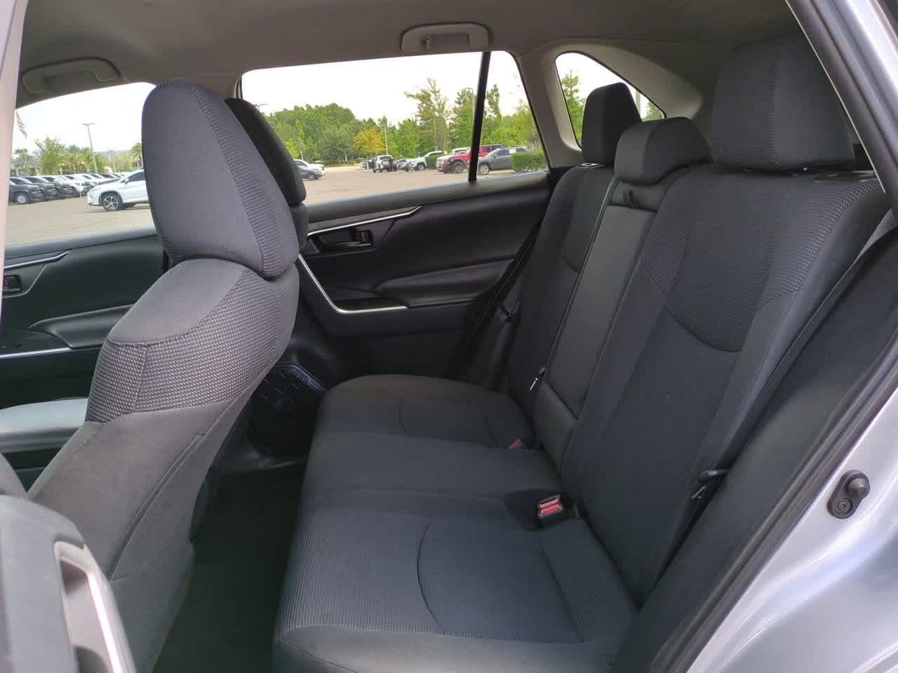 2019 Toyota RAV4 LE 13
