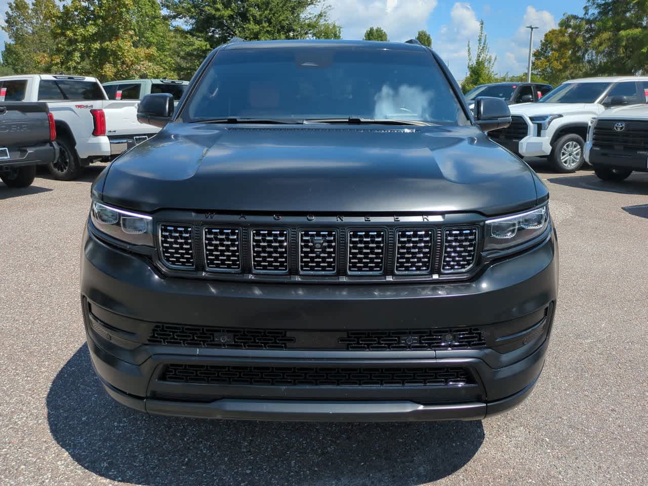 Thumbnail: 2022 Jeep Grand Wagoneer - 9