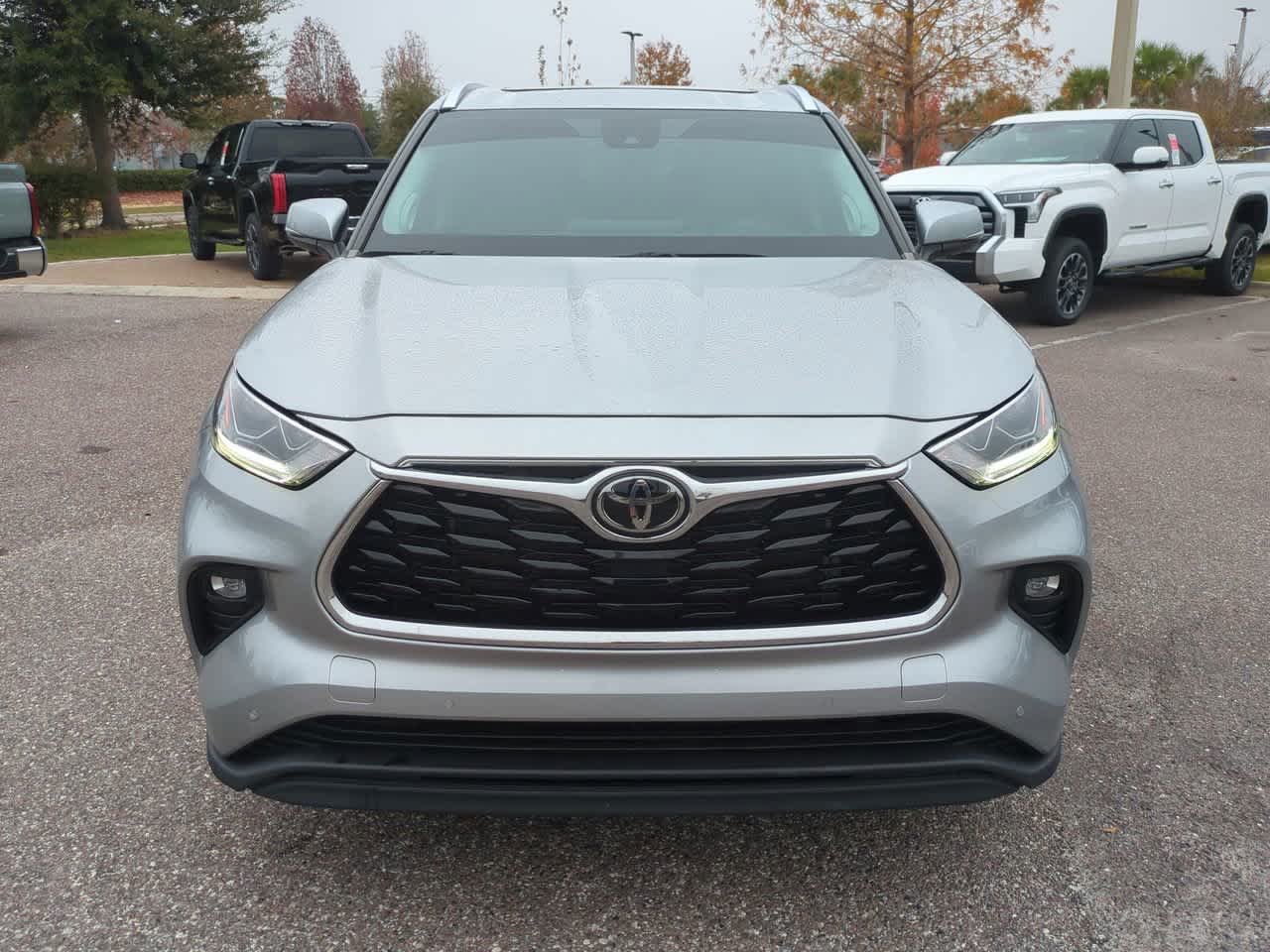 Thumbnail: 2023 Toyota Highlander - 9