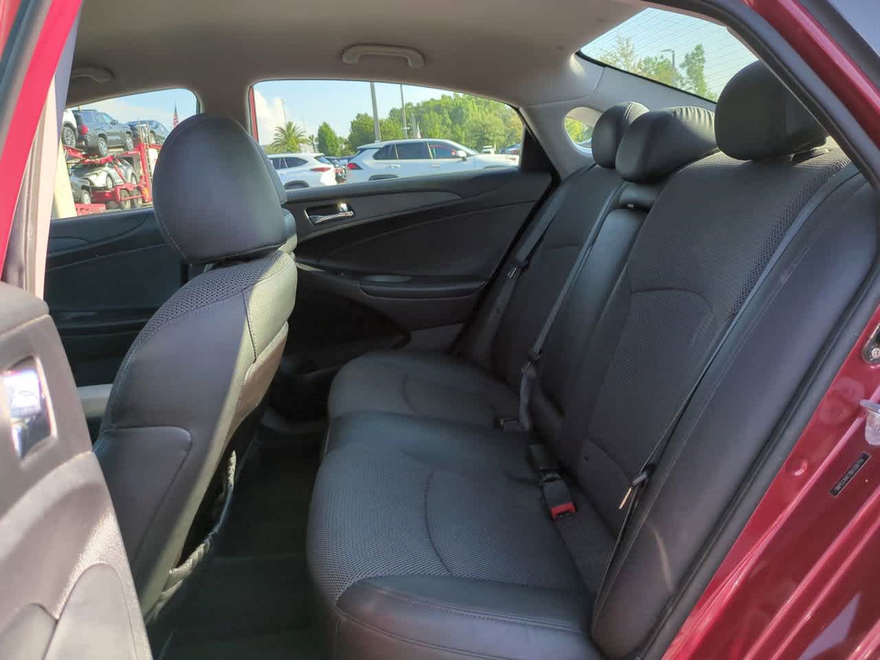 Thumbnail: 2011 Hyundai Sonata - 13
