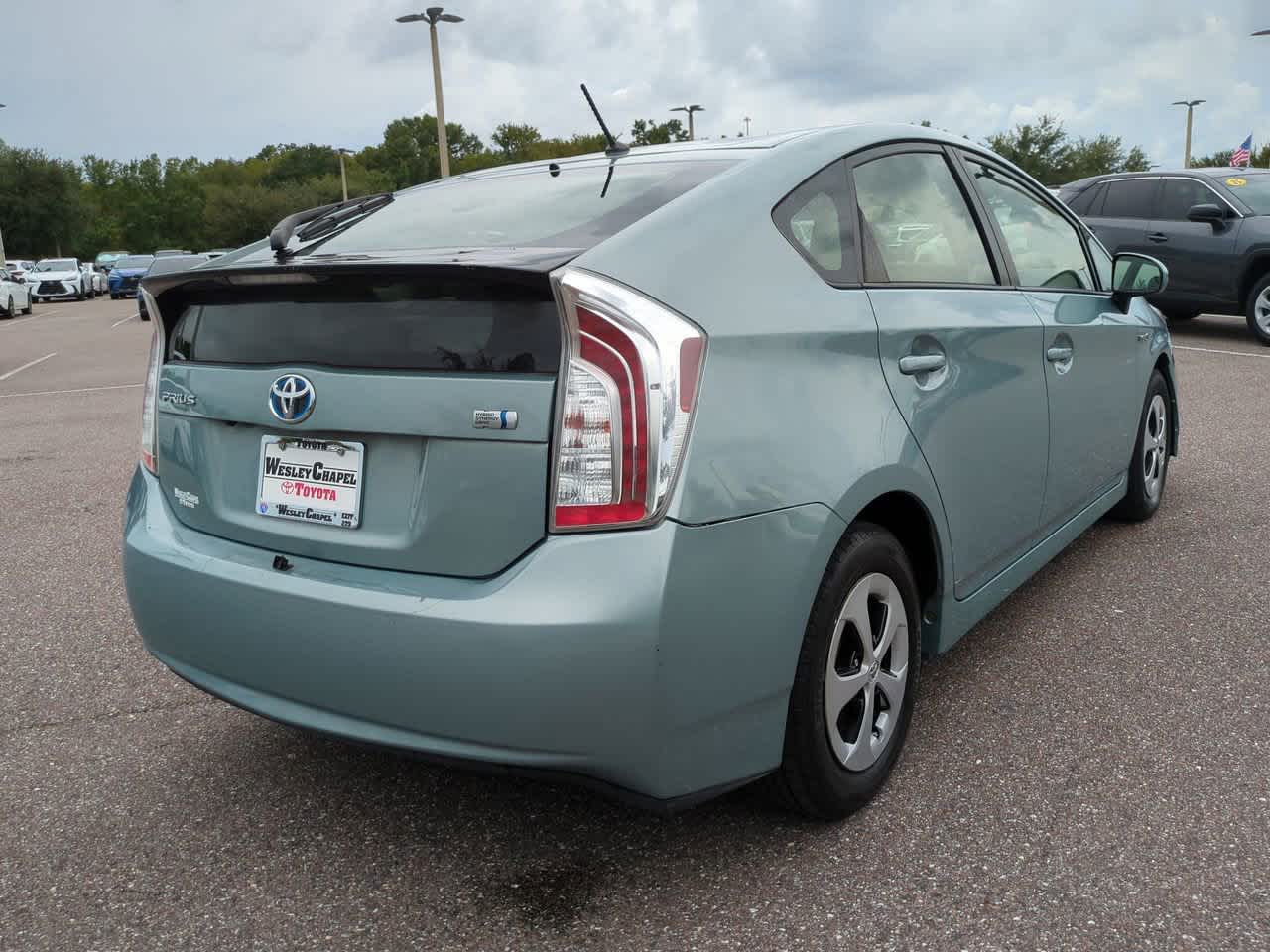Thumbnail: 2015 Toyota Prius - 6