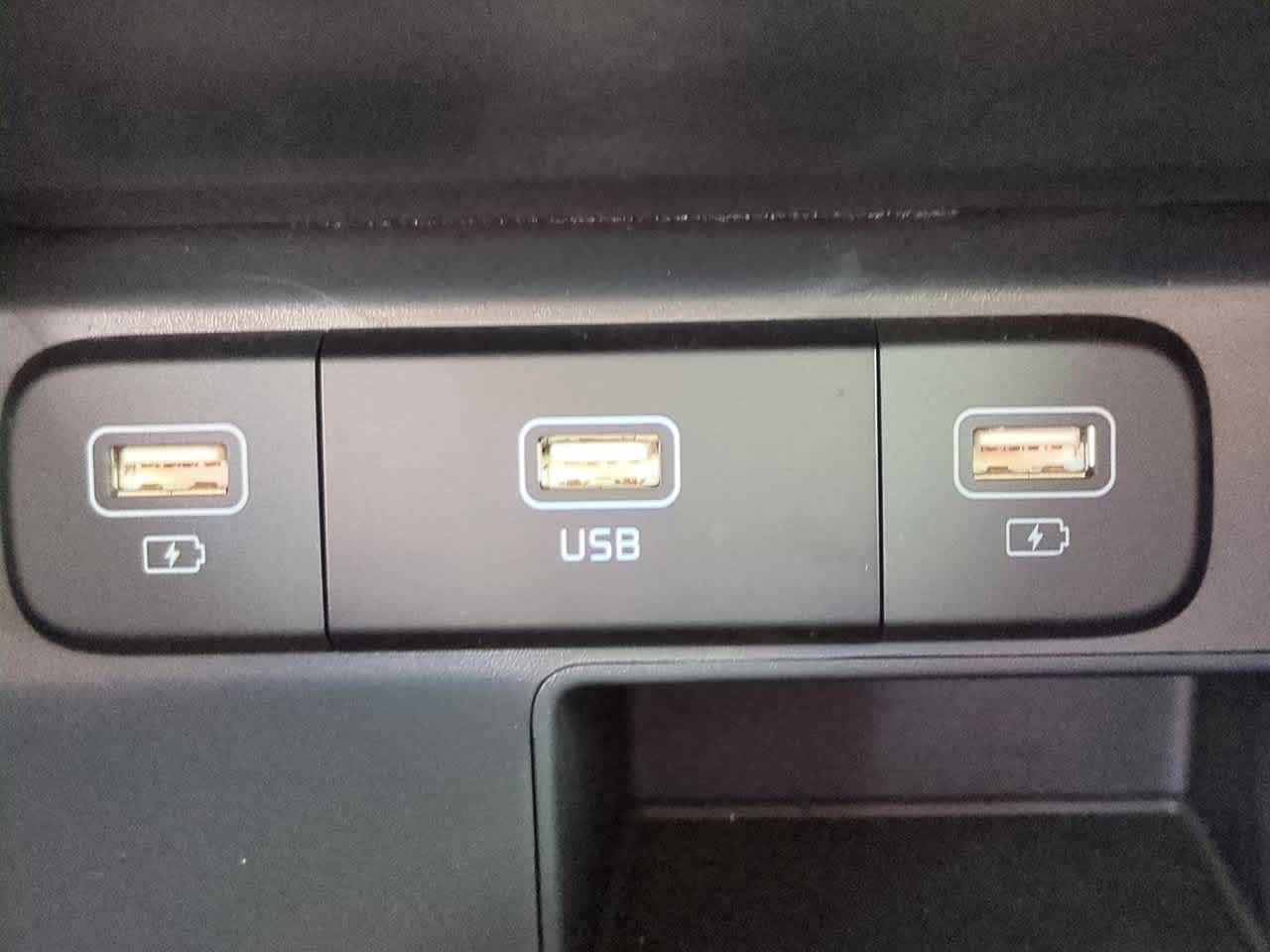 Thumbnail: 2022 Kia Sorento - 21