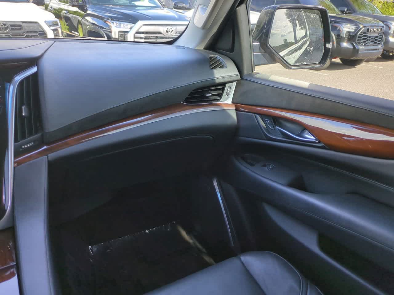 Thumbnail: 2019 Cadillac Escalade - 16