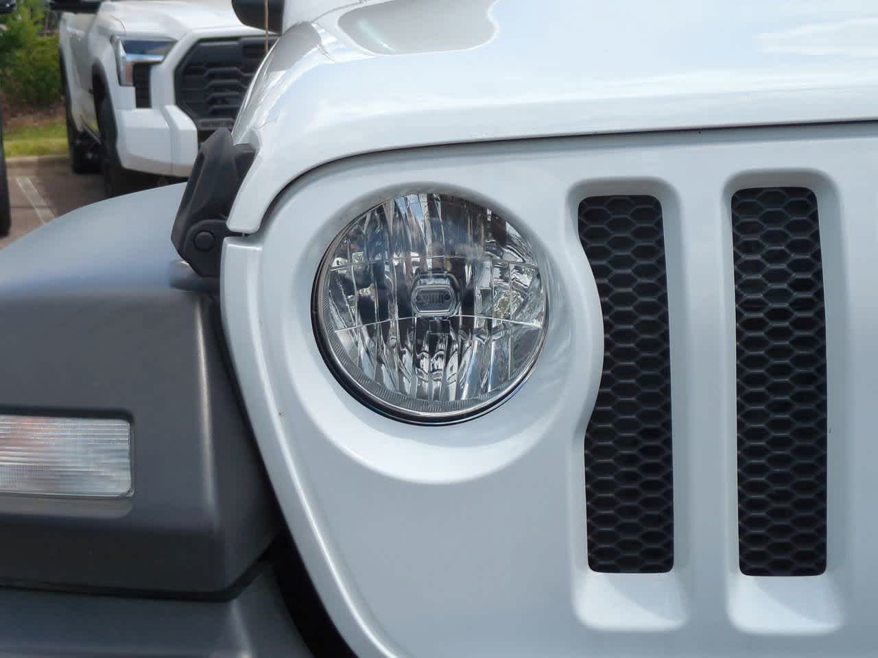 Thumbnail: 2019 Jeep Wrangler - 10
