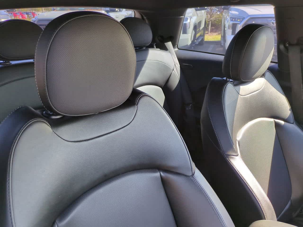 Thumbnail: 2017 MINI Cooper Hardtop - 7