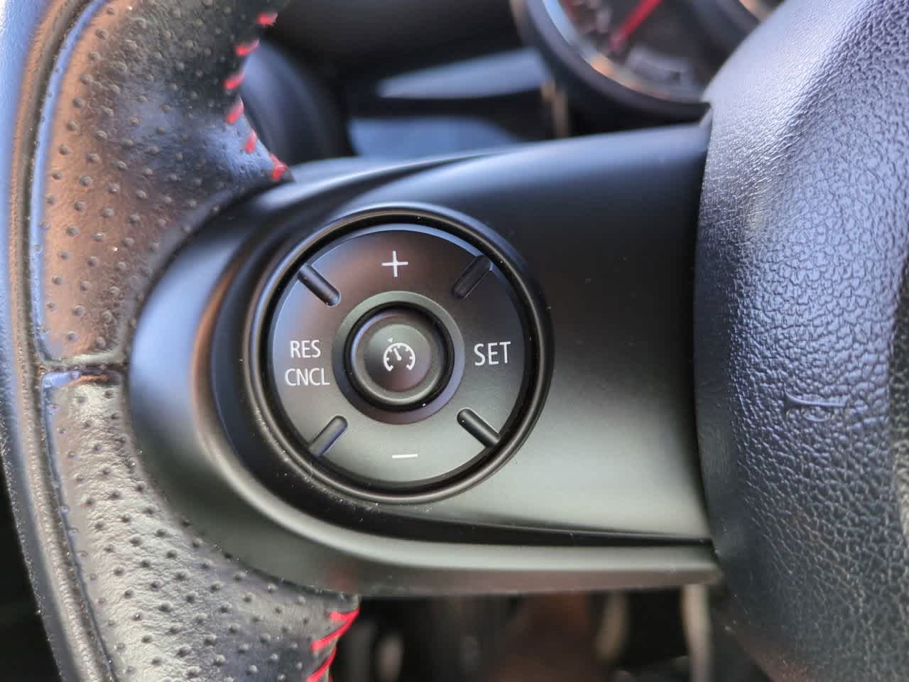 Thumbnail: 2017 MINI Cooper Hardtop - 22