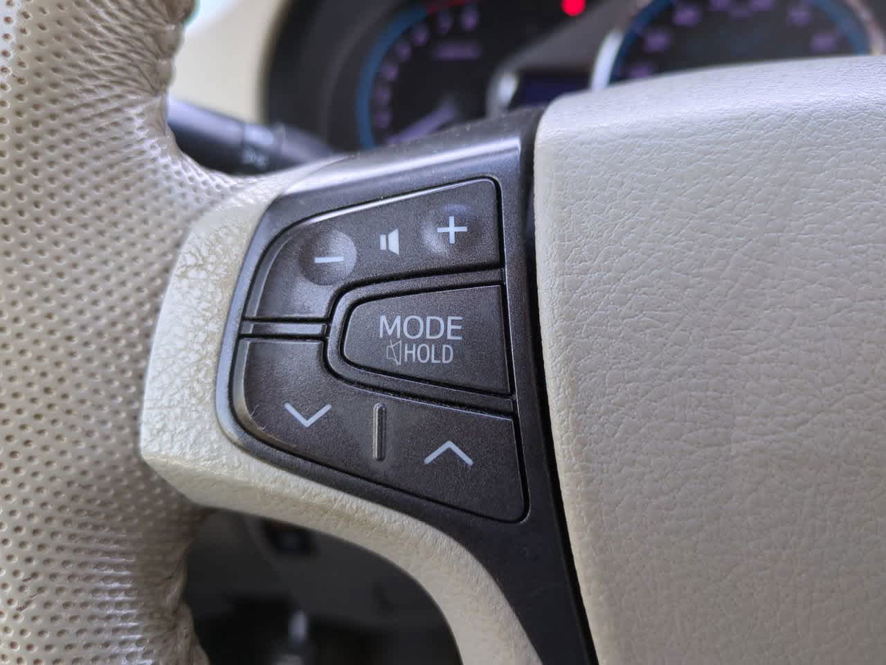 Thumbnail: 2014 Toyota Sienna - 24