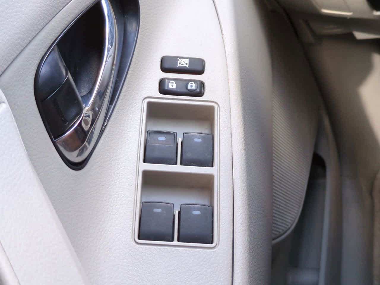 Thumbnail: 2010 Toyota Camry - 19