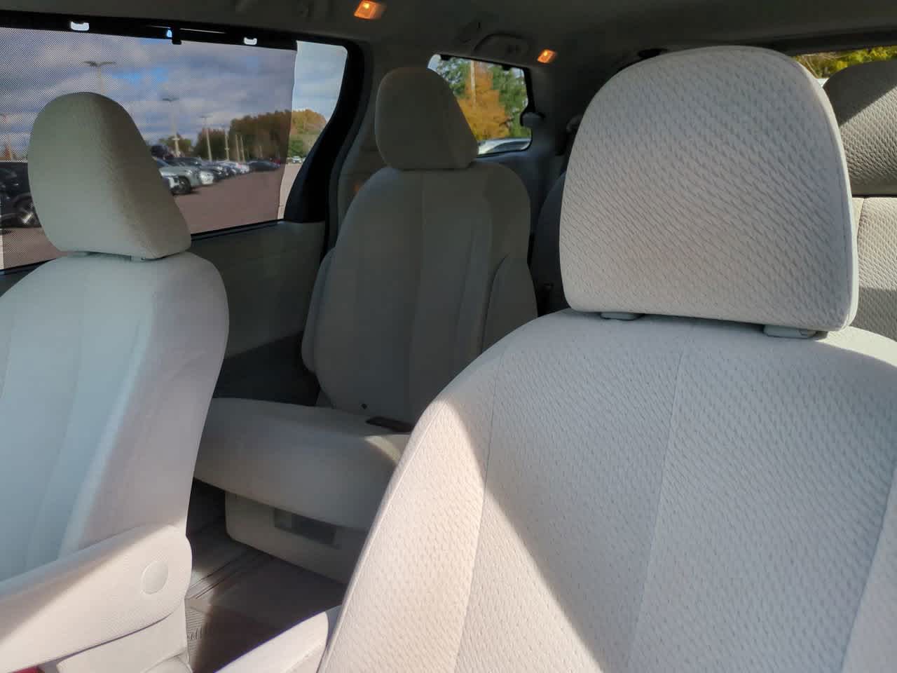 Thumbnail: 2012 Toyota Sienna - 8