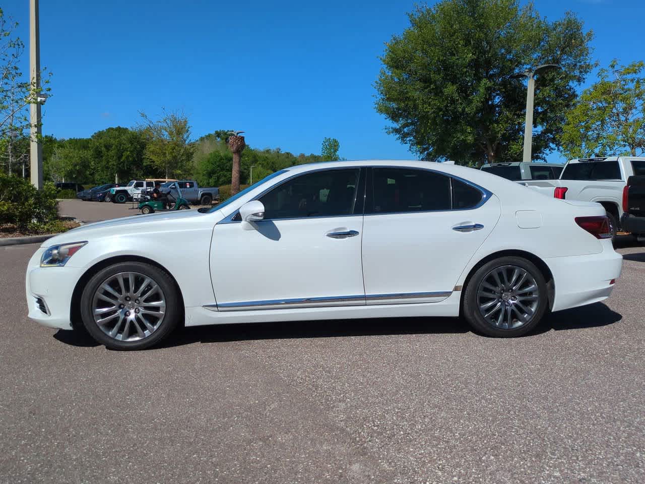 Thumbnail: 2014 Lexus LS - 3