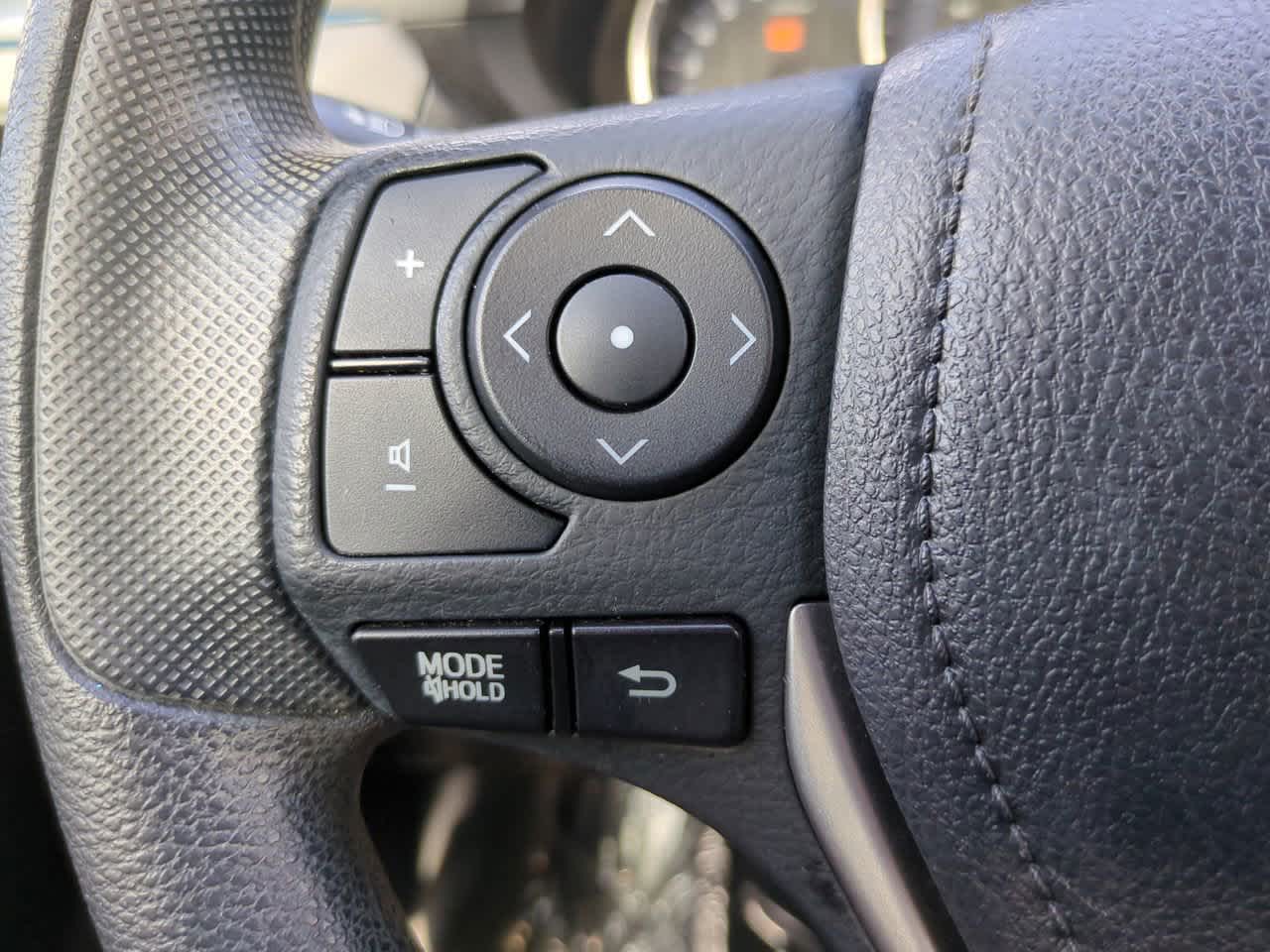 Thumbnail: 2015 Toyota Corolla - 22