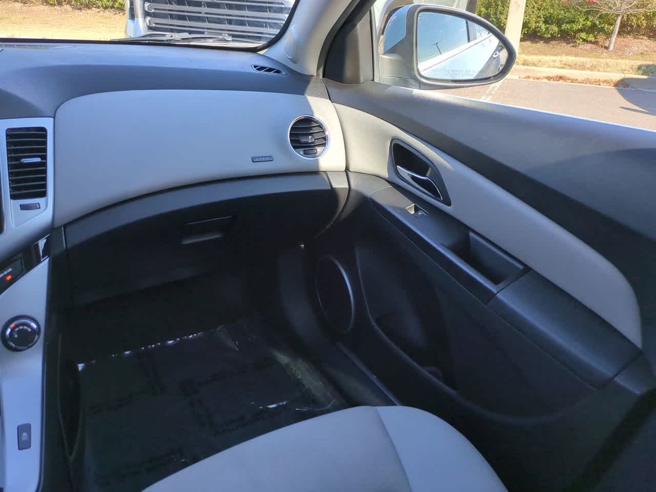 Thumbnail: 2012 Chevrolet Cruze - 16