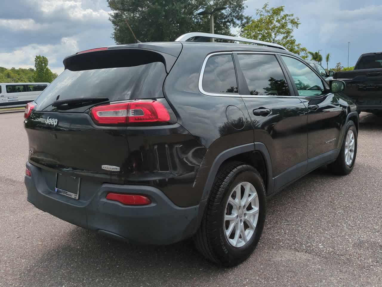 Thumbnail: 2015 Jeep Cherokee - 6
