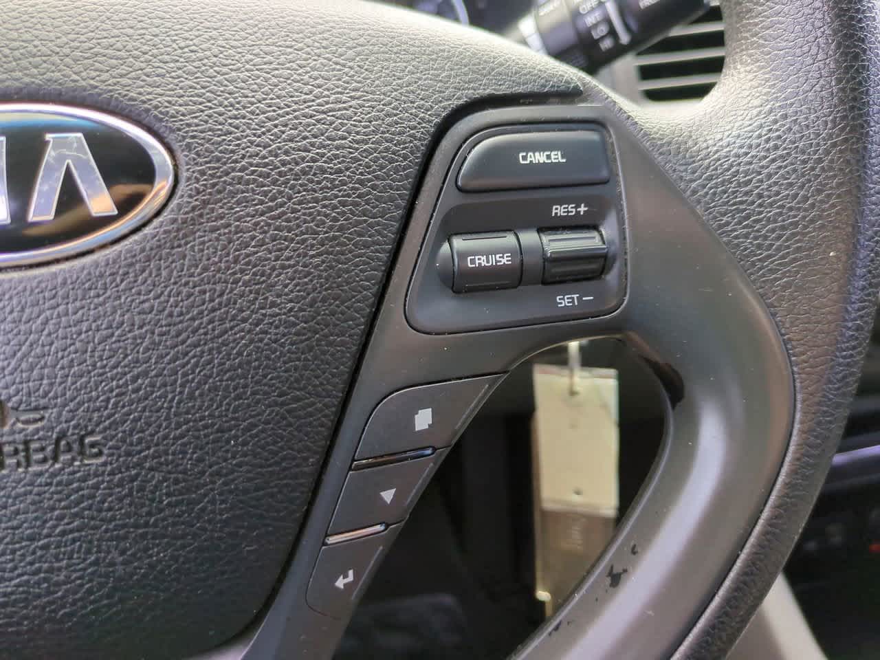 Thumbnail: 2017 Kia Forte - 23
