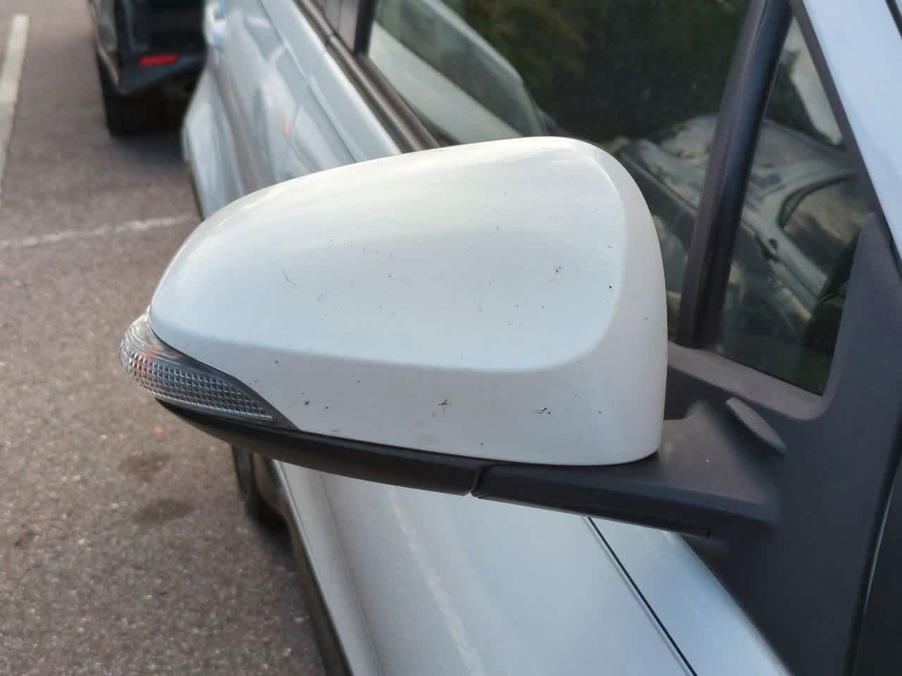 Thumbnail: 2017 Toyota Prius c - 10