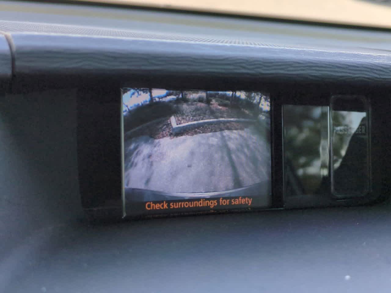 Thumbnail: 2012 Toyota Sienna - 20