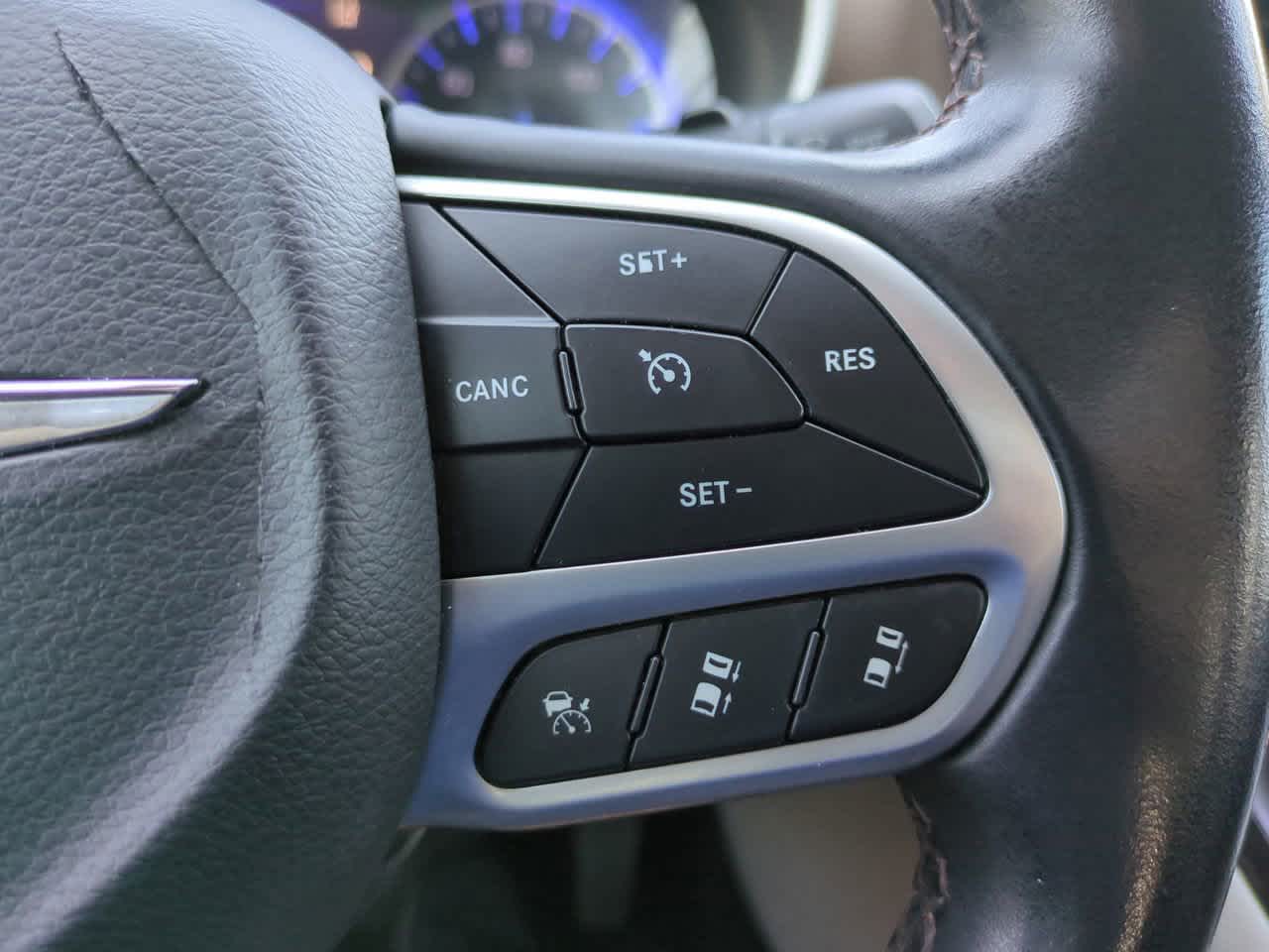 Thumbnail: 2018 Chrysler Pacifica - 26