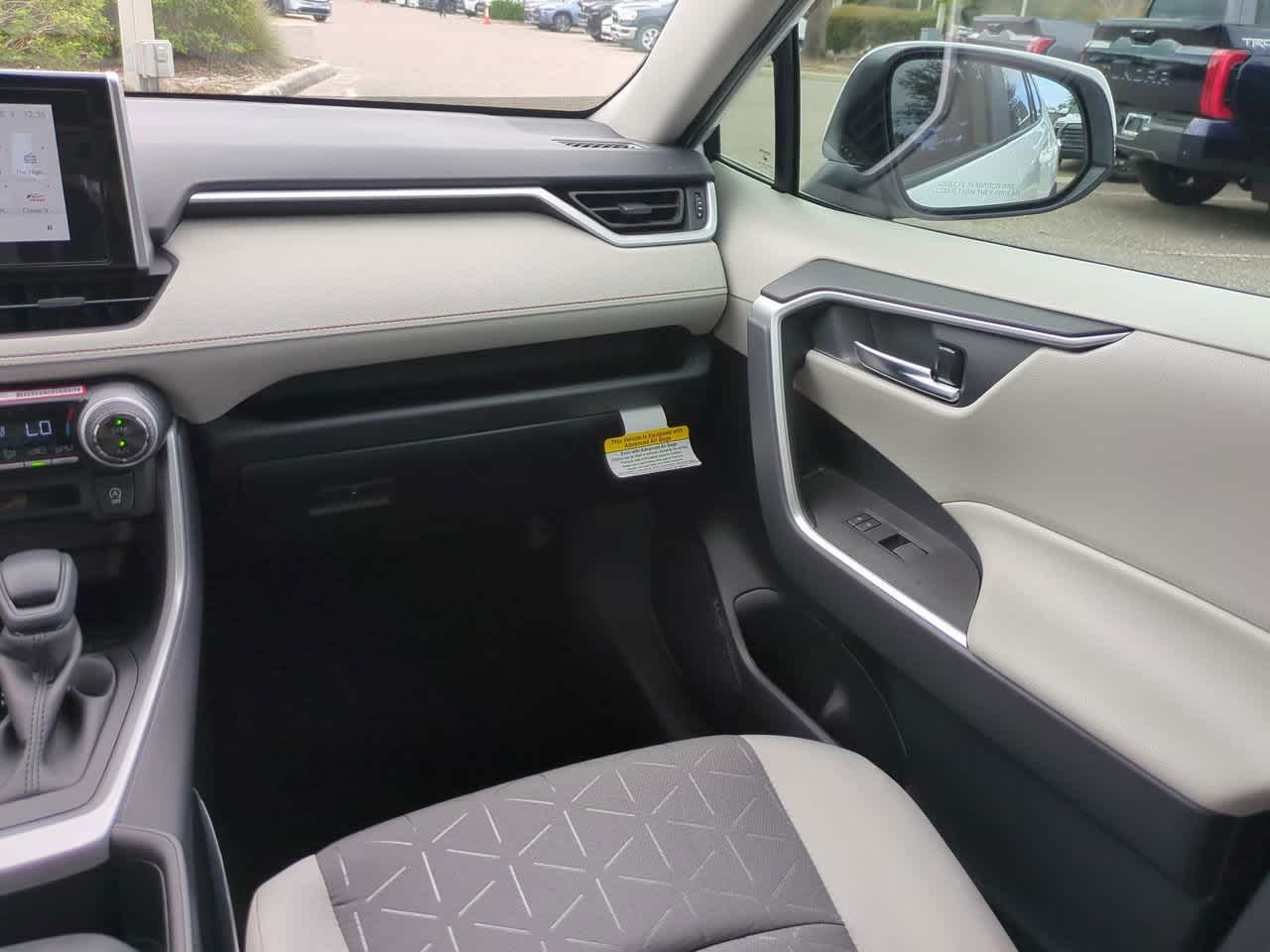 Thumbnail: 2025 Toyota RAV4 - 16