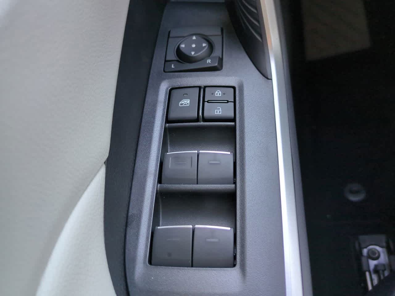 Thumbnail: 2025 Toyota RAV4 - 20