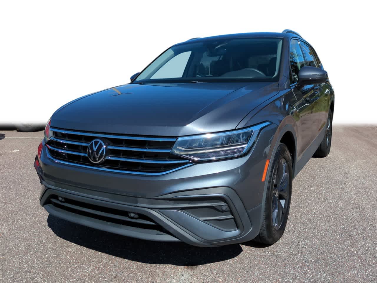 Thumbnail: 2023 Volkswagen Tiguan - 1