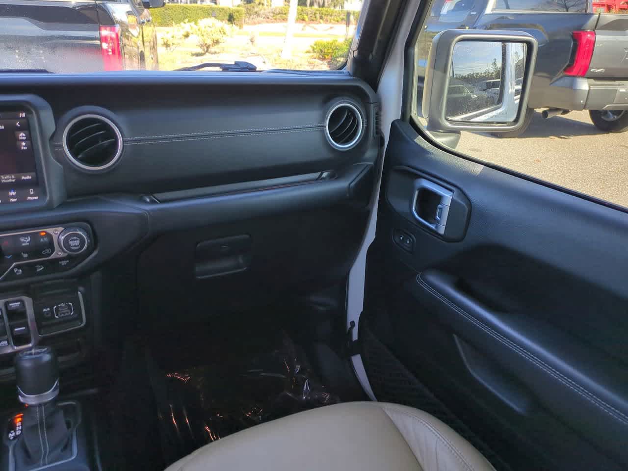 Thumbnail: 2018 Jeep Wrangler - 16