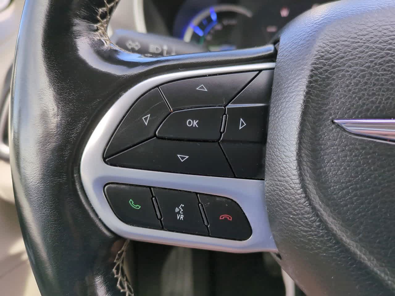 Thumbnail: 2021 Chrysler Pacifica - 25
