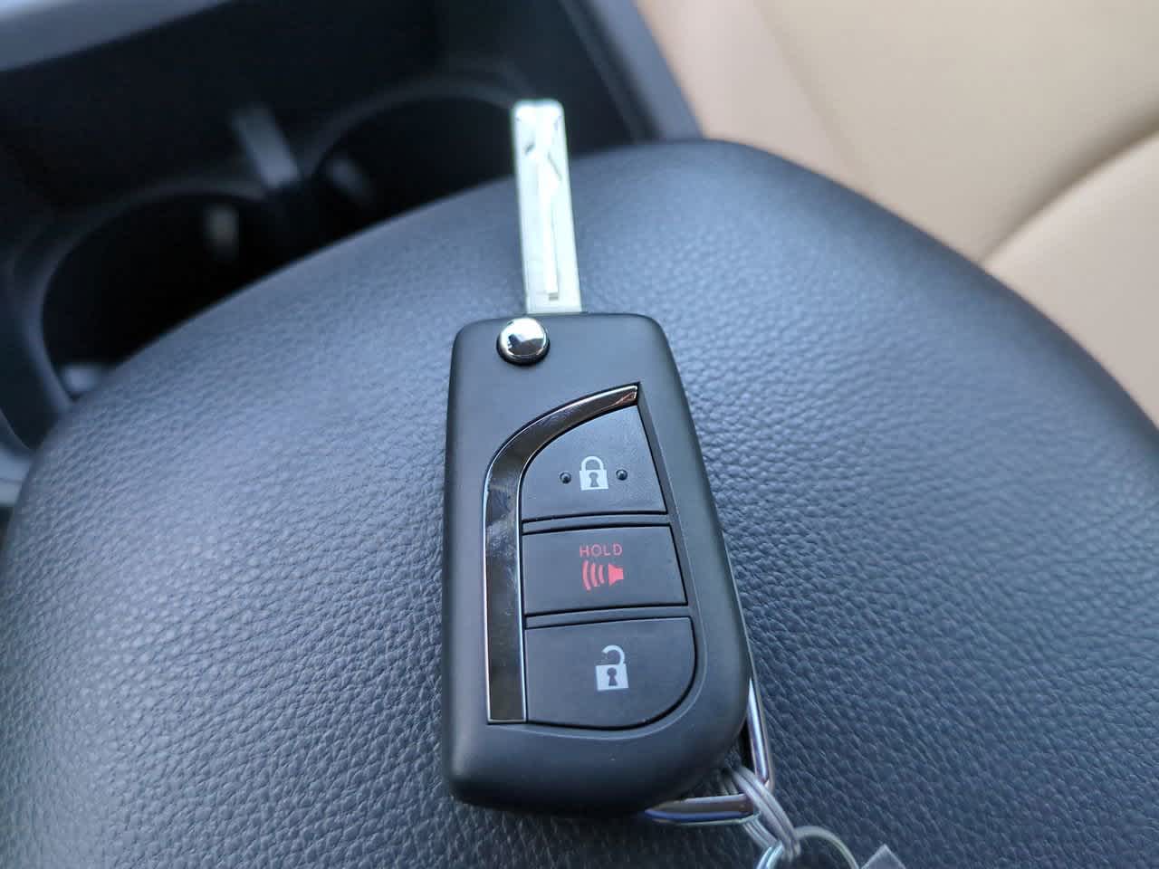 Thumbnail: 2025 Toyota RAV4 - 25