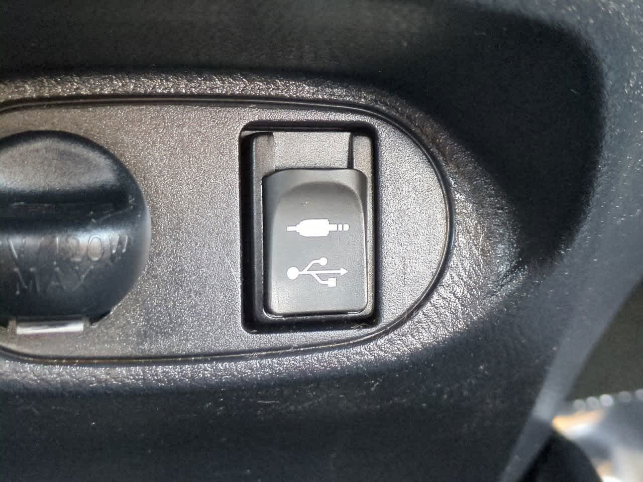 Thumbnail: 2017 Toyota Yaris - 18