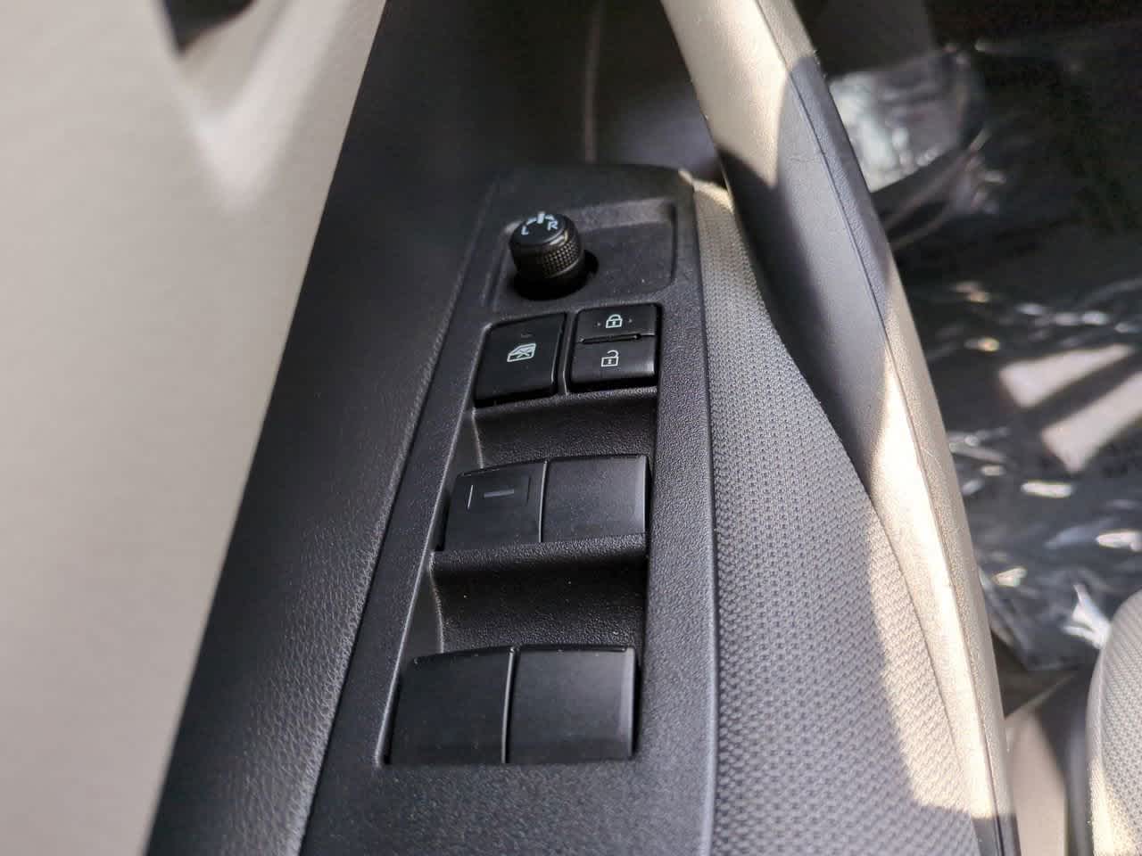 2022 Toyota Corolla LE 21