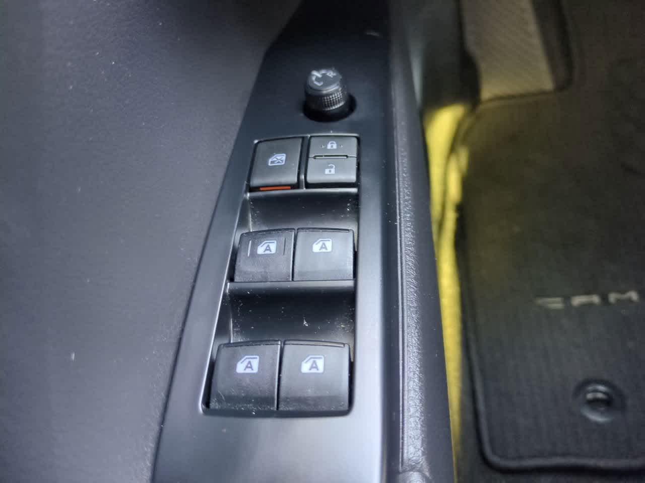 Thumbnail: 2020 Toyota Camry - 21