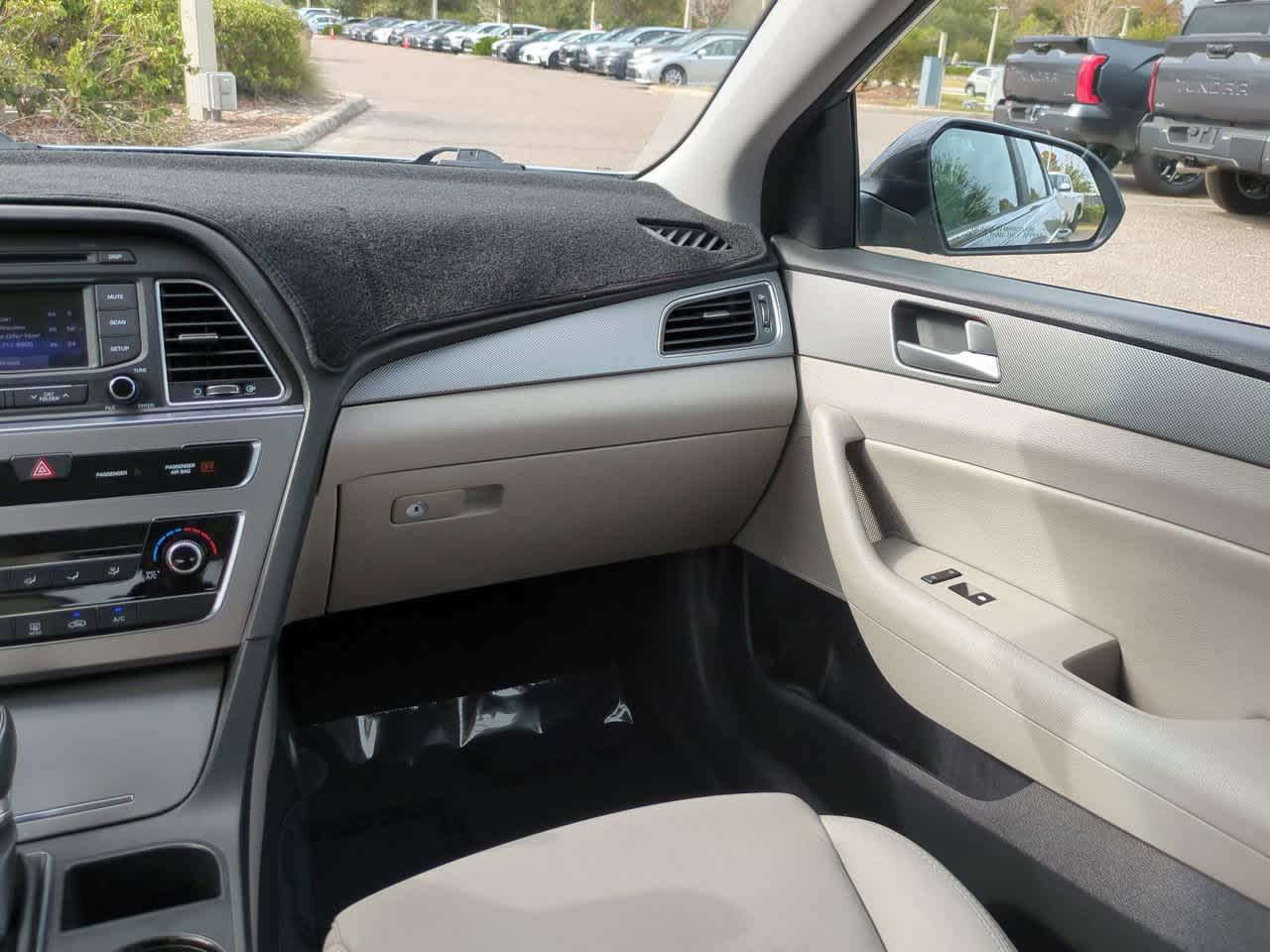 Thumbnail: 2015 Hyundai Sonata - 16