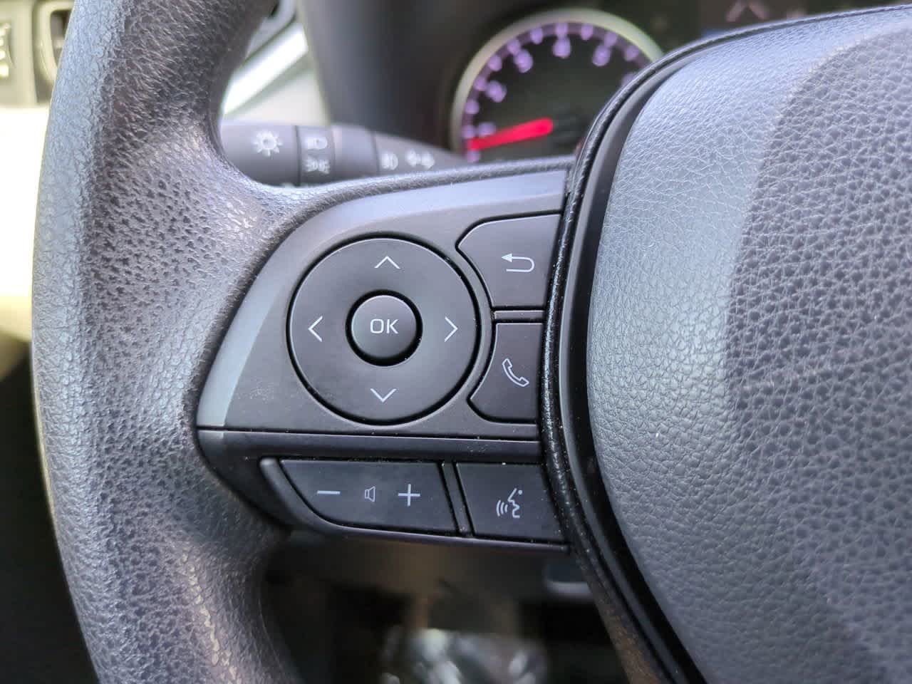 Thumbnail: 2021 Toyota RAV4 - 22