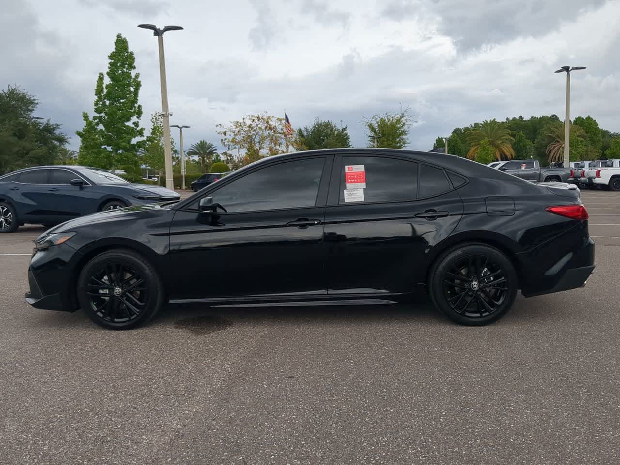 2025 Toyota Camry SE 3