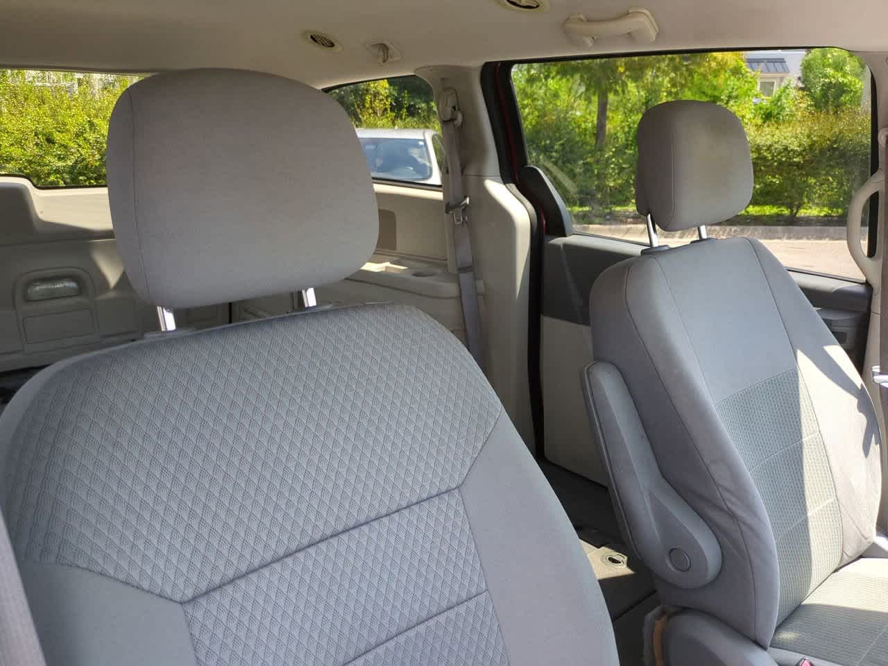 Thumbnail: 2010 Dodge Grand Caravan - 7