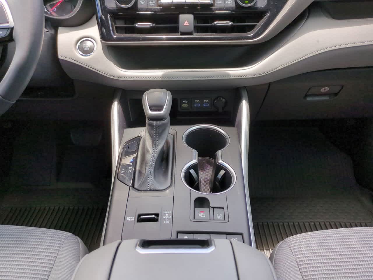 Thumbnail: 2022 Toyota Highlander - 19