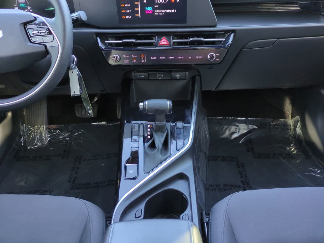 Thumbnail: 2023 Kia Niro - 18