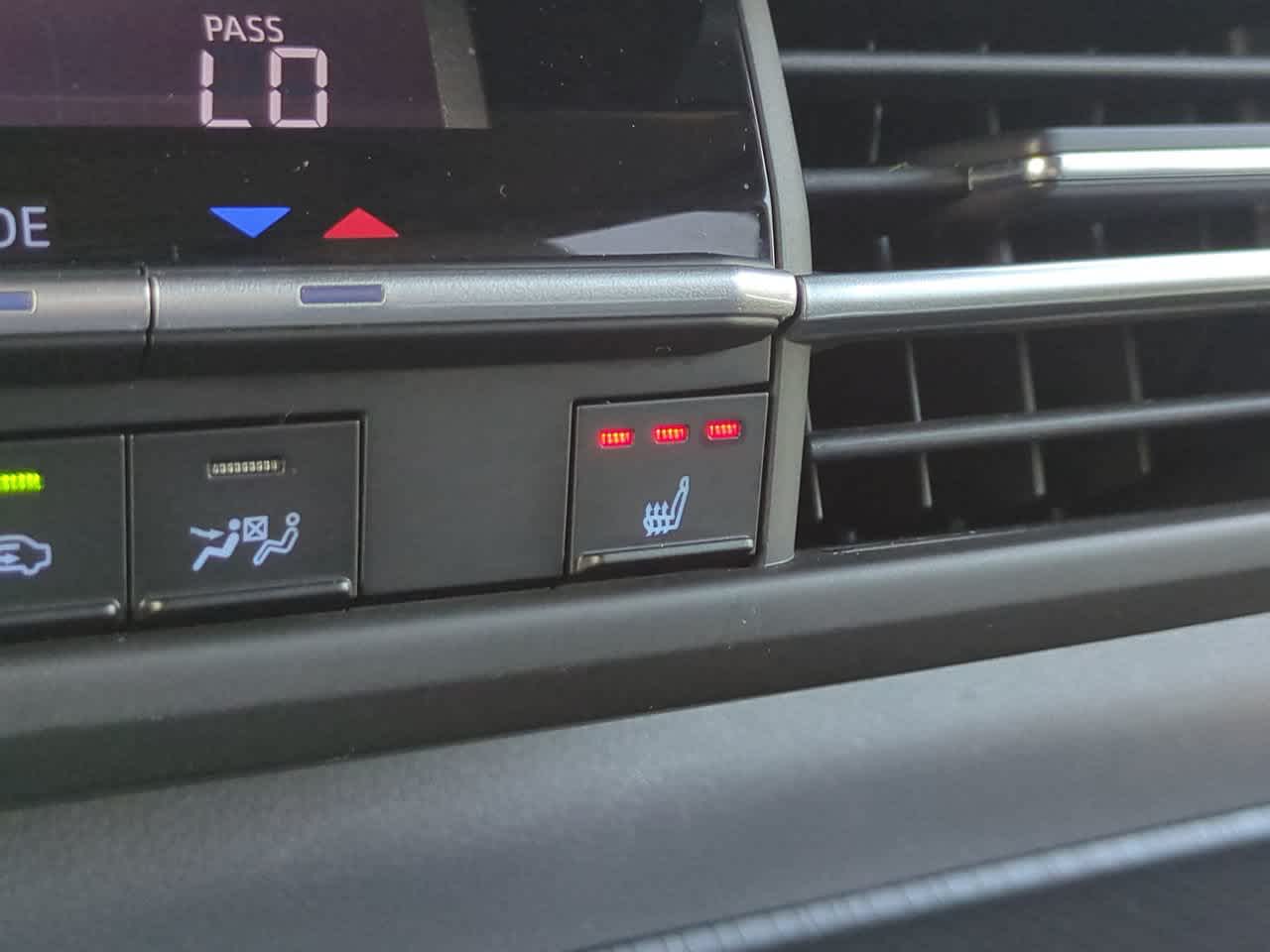 Thumbnail: 2021 Toyota Sienna - 24