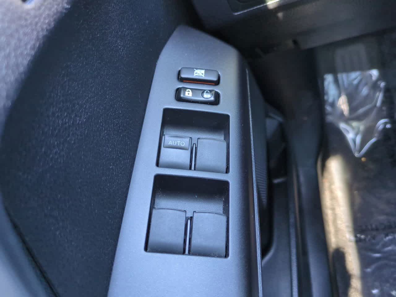 Thumbnail: 2016 Toyota RAV4 - 21