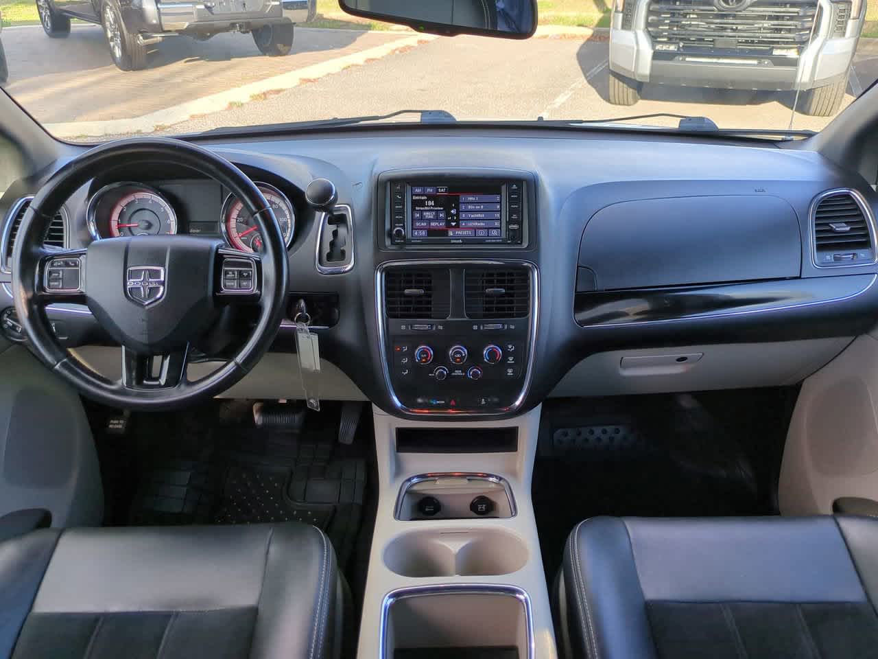 Thumbnail: 2017 Dodge Grand Caravan - 15