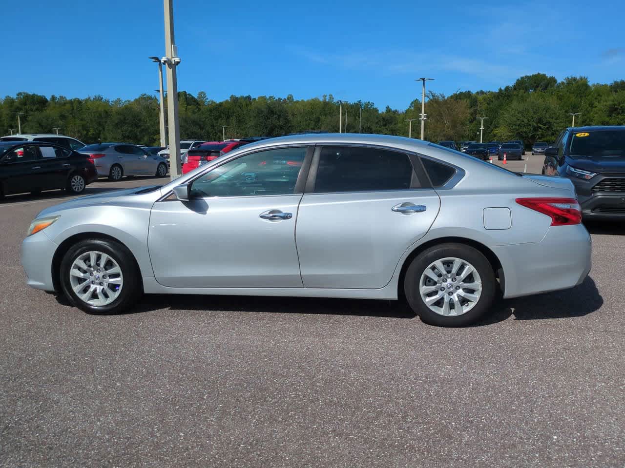 Thumbnail: 2016 Nissan Altima - 3