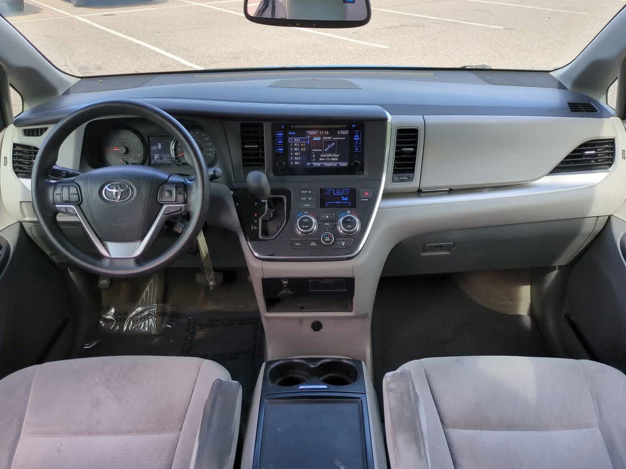 Thumbnail: 2015 Toyota Sienna - 14