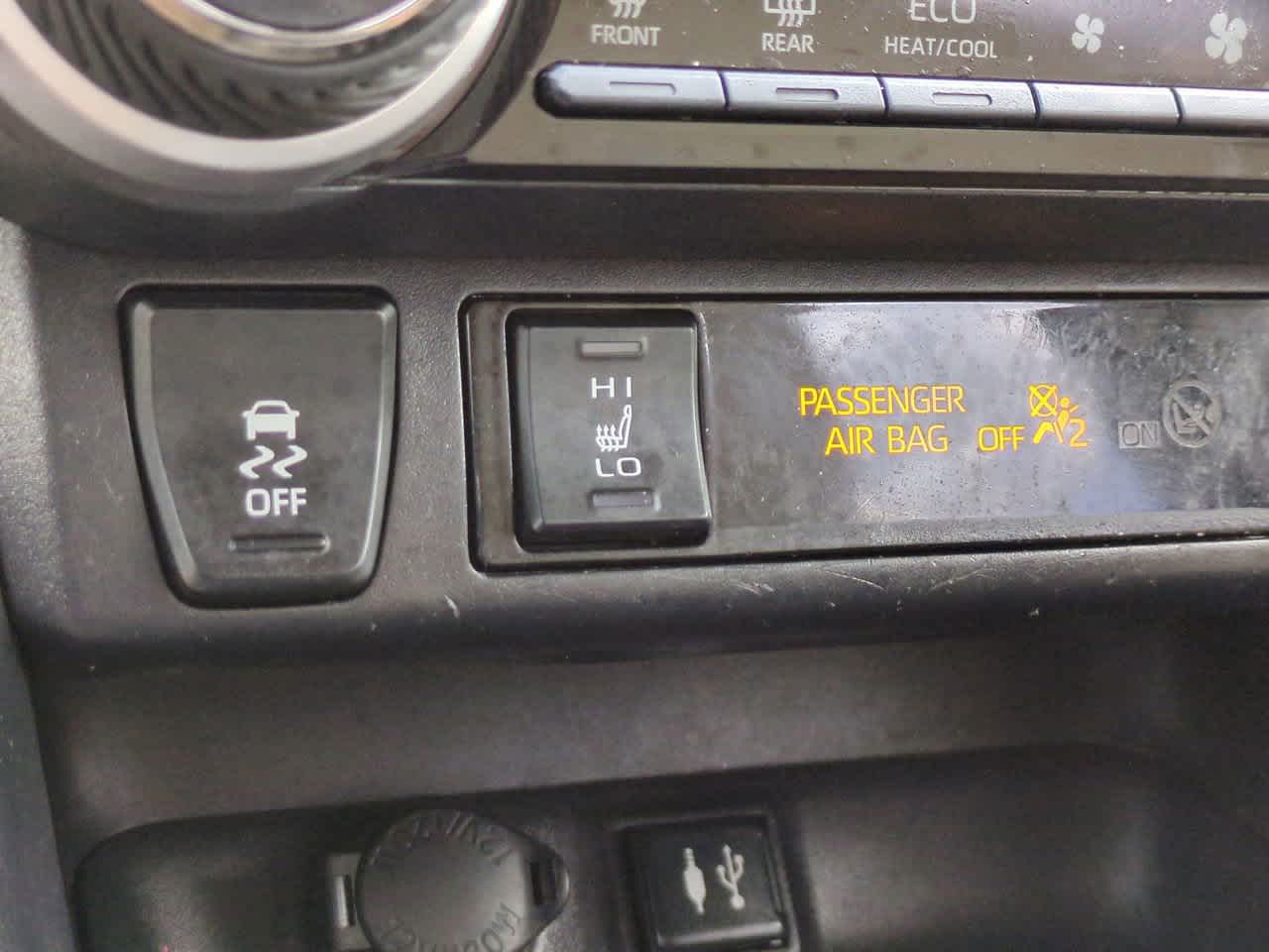 Thumbnail: 2019 Toyota RAV4 - 22