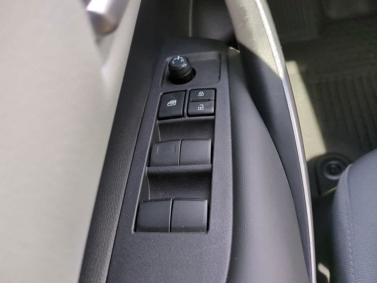 2024 Toyota Corolla SE 21