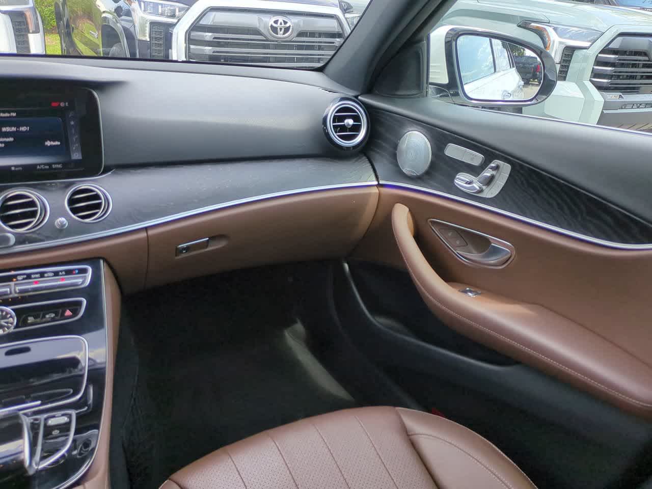 Thumbnail: 2017 Mercedes-Benz E-Class - 16