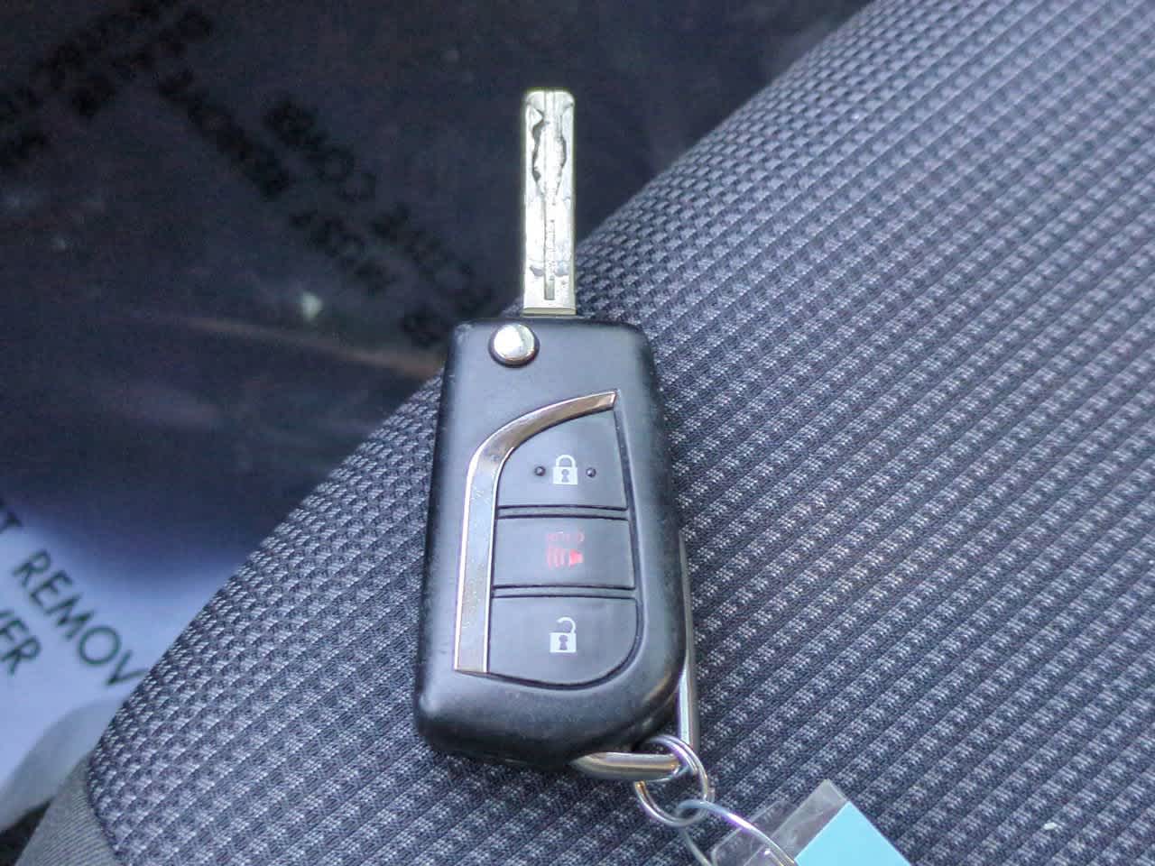 Thumbnail: 2022 Toyota RAV4 - 24