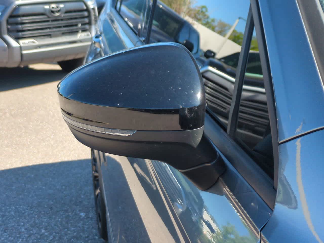 Thumbnail: 2020 Volkswagen Tiguan - 12