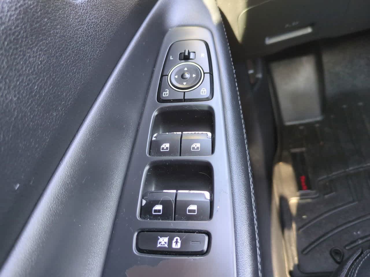 Thumbnail: 2020 Hyundai Santa Fe - 23