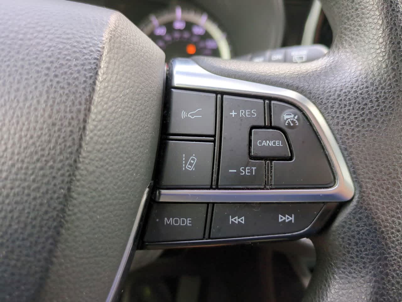 Thumbnail: 2021 Toyota Highlander - 24