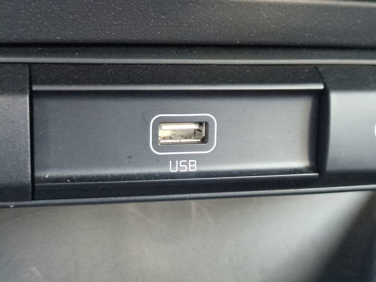 Thumbnail: 2023 Kia Niro - 20